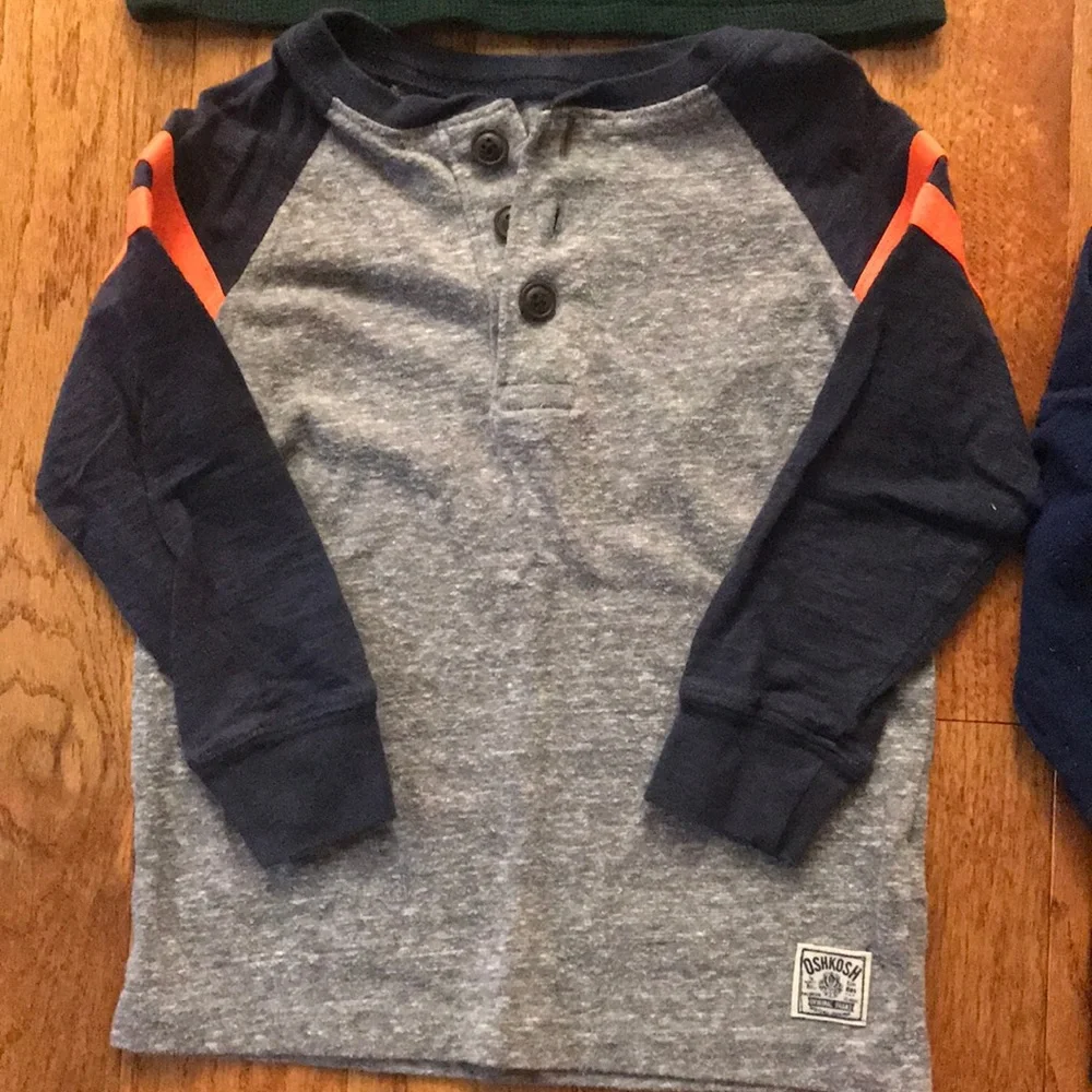 Lot of 4 size 2T long sleeve tees - Picture 4 of 7